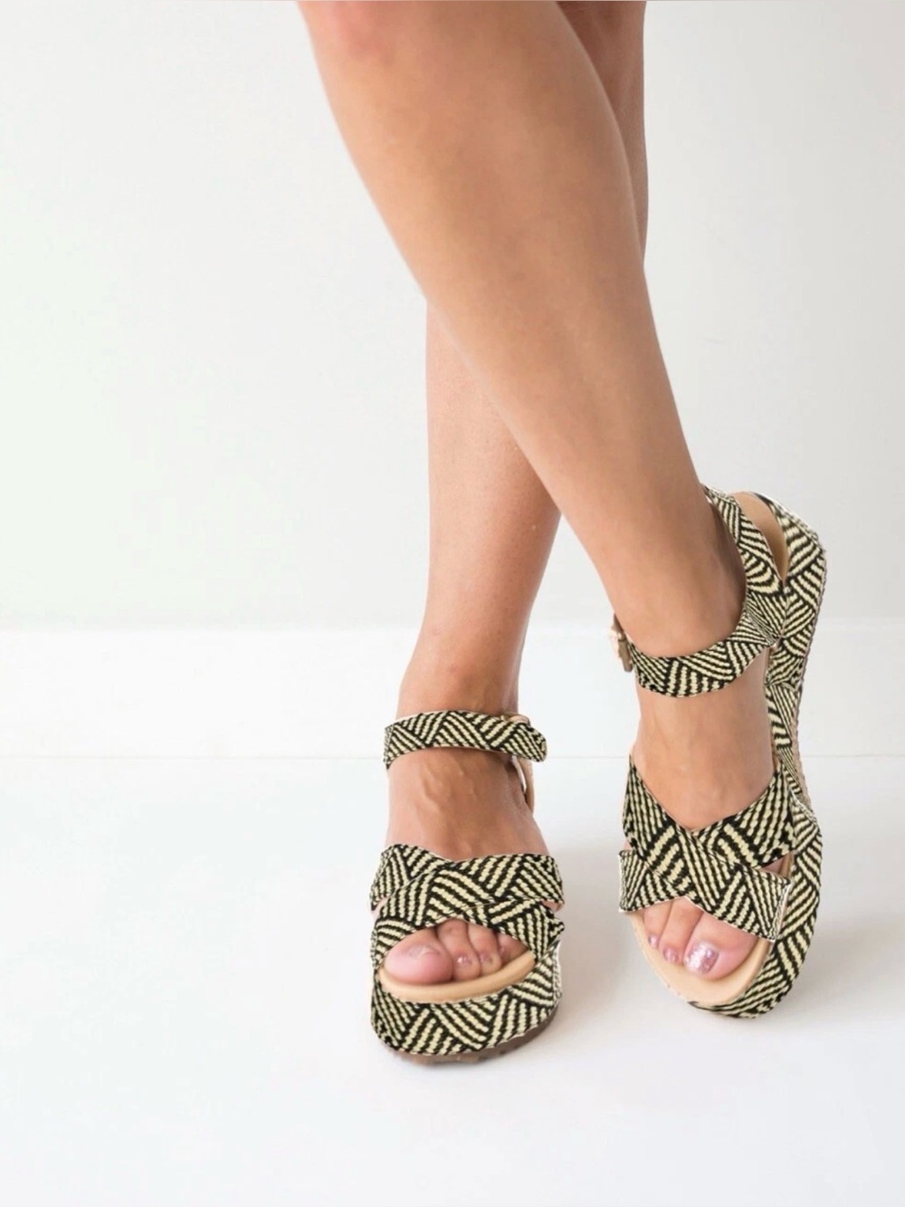 Michelle McDowell Black Hatch Layla Straw Weave Wedge Platform Sandals Size 8